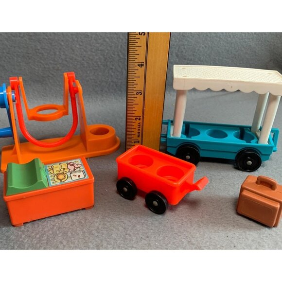 Vintage Fisher-Price Little People Zoo Gazebo, Tram Jump Rope Train Set - Picture 10 of 14